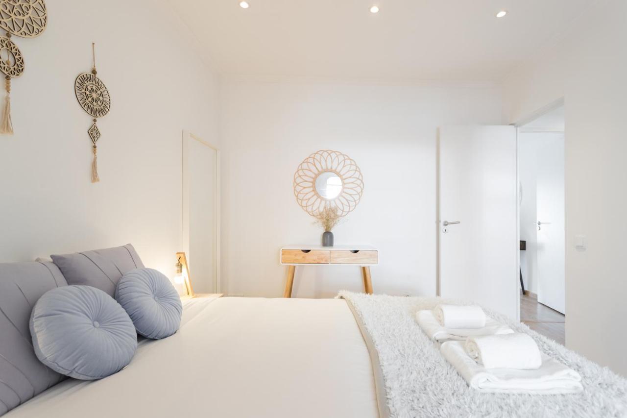 Appartamento Rato Cozy 3Br W/Balcony - By Lu Holidays Lisbona Esterno foto