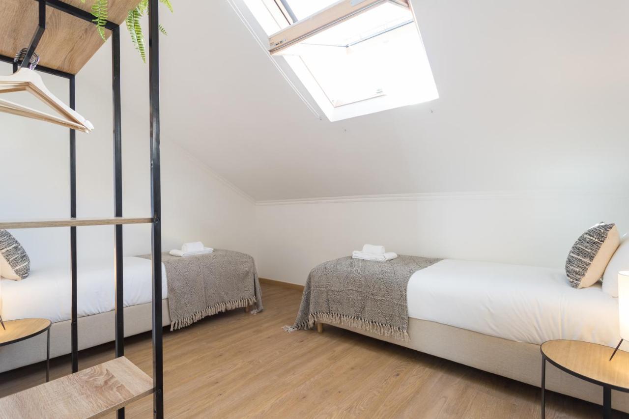 Appartamento Rato Cozy 3Br W/Balcony - By Lu Holidays Lisbona Esterno foto